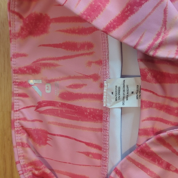 Women's Alive Magnetics Flame Pattern Capri Athletic Leggings Medium - Picture 2 of 8